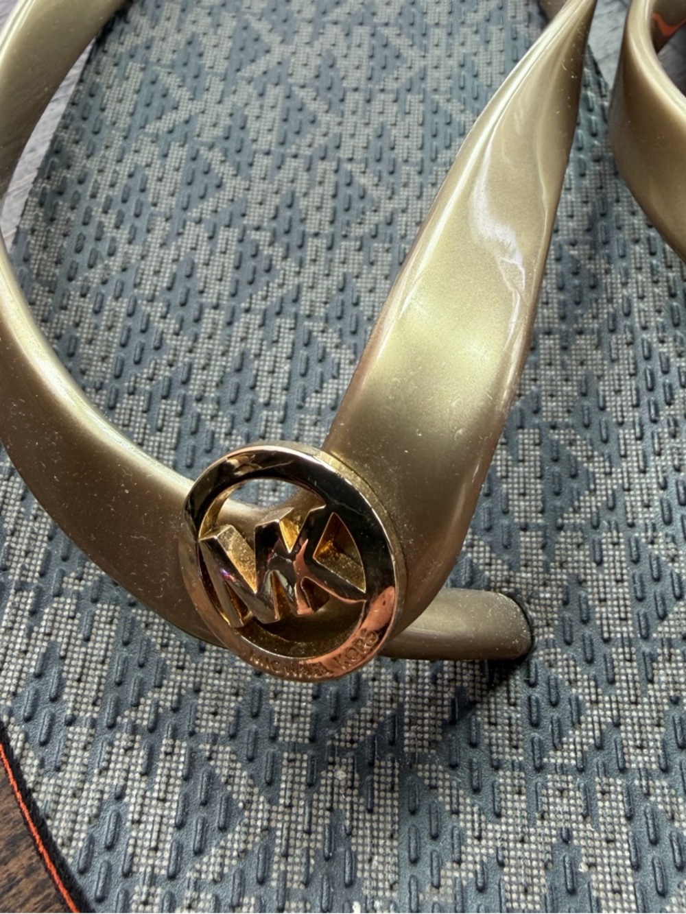 Michael Kors Eva Stripe Flip Flop! Like NEW!! - Picture 3 of 7